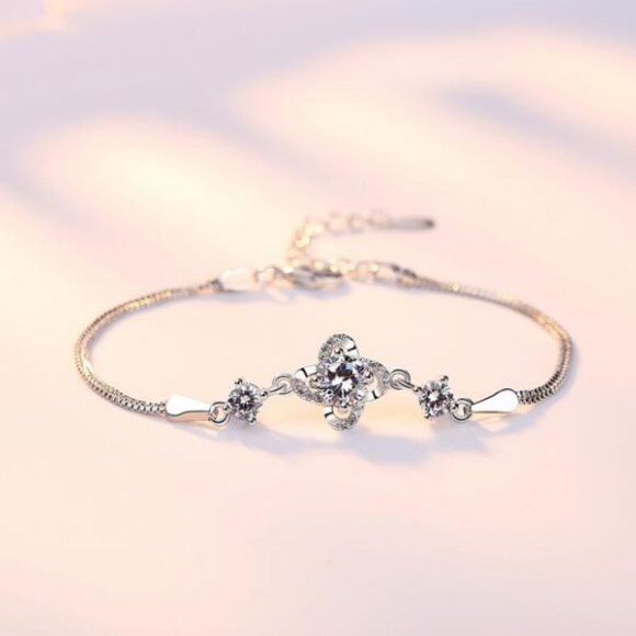 Jewelry - NEW 925 Sterling Silver Diamond Clover Bracelet